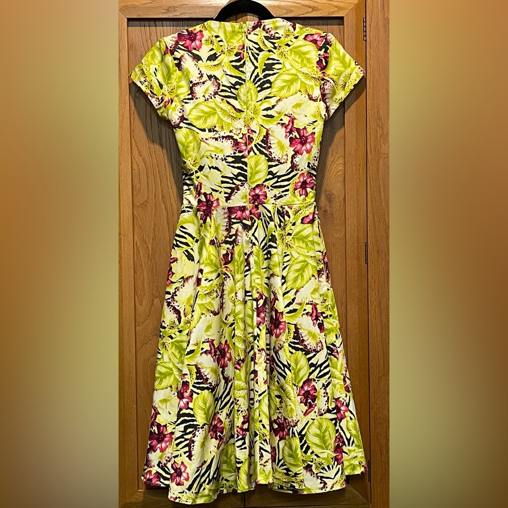 SOLD | Pinup Girl Clothing Laura Byrnes Alfred Small Dress Hawaiian Baton Ruge - Picture 5 of 9